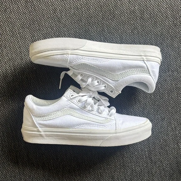 Vans White Canvas Low-Top Sneakers - Picture 1 of 10